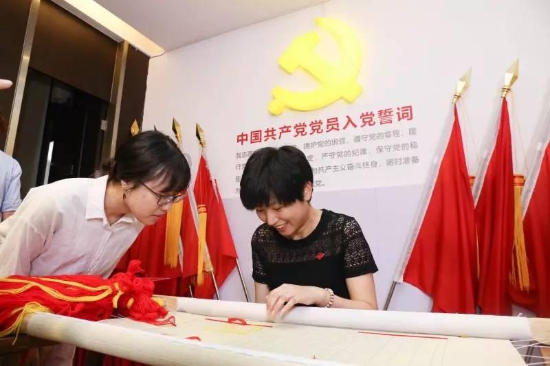 智慧问答网页——开启你的安徽女子炖汤忘计时一锅骨头成骨灰!这件事给予我们那些警示?之旅